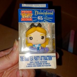 FUNKO Alice Keychain
